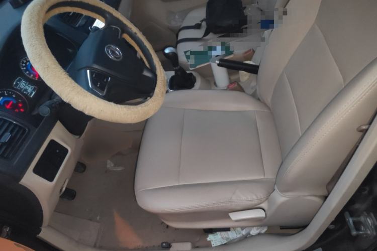 Used Dongfeng Fengon 370 2016 1.5L Manual Standard Edition SFG15-02 7 Seats Left Front Seat