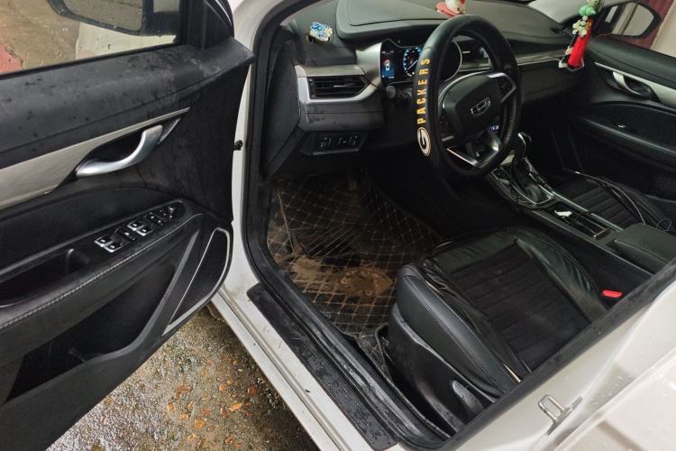 Used Geely Auto Emgrand 2019 Leading Edition 1.5L CVT Luxury Model China VI Standard Driver Seat