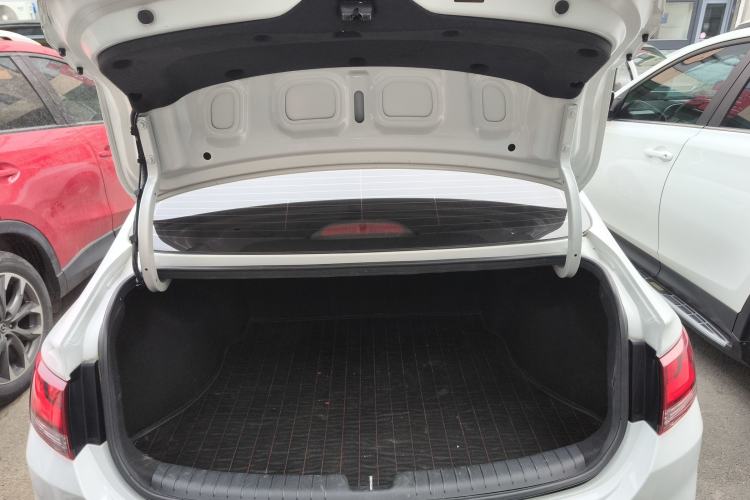 Used Hyundai Celesta 2018 1.6L Automatic GL Enjoyment Version China V Standard Trunk