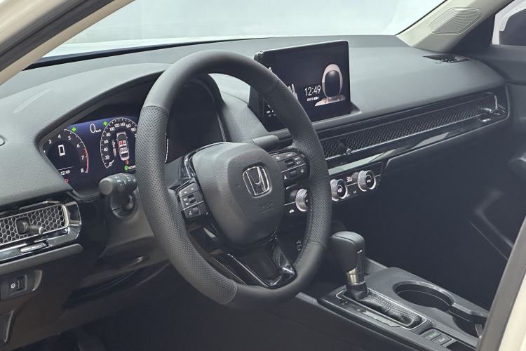 Used Honda Civic 2022 240TURBO CVT Dynamic Edition Interior 3