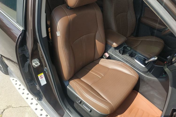 Used BYD S7 2015 2.0T Upgraded Automatic Luxury Version Right Front Seat