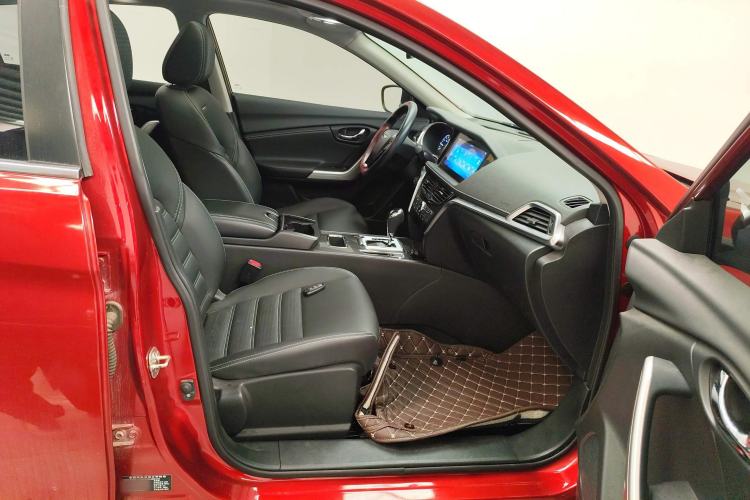 Used Venucia T90 2018 2.0L CVT Smart Connect Luxury Edition China V Standard