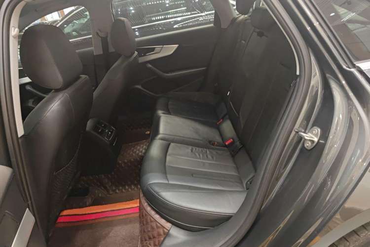 Used Audi A4L 2019 40 TFSI Fashion Edition China VI Emission Standard
