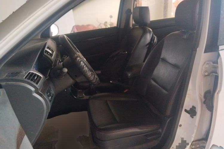 Used Dongfeng Fengon 370 2016 1.5L Manual Luxury Version SFG15-02 7 Seats
