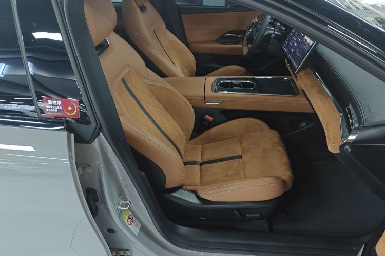 Used Mazda EZ-6 2024 Range-Extended 200 Luxury Edition Right Front Seat