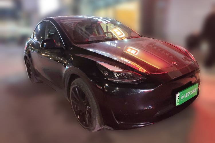 Used Tesla Model Y 2022 Rear-Wheel-Drive Version Front Right 45 Deg