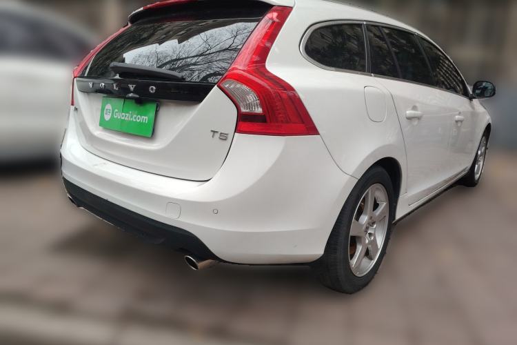 Used Volvo V60 2013 T5 Comfort Edition
