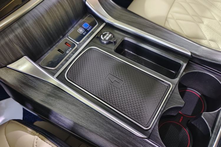 Used Buick GL8 2021 Land Cruiser Executive Class 652T Luxury Model
