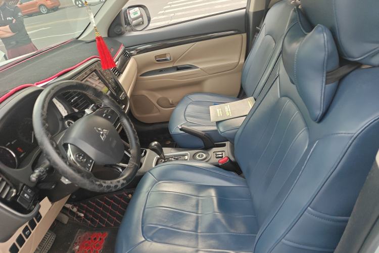 Used Mitsubishi Outlander 2016 2.4L 4x4 Elite Edition 5 Seats Left Front Seat