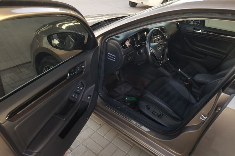 Used Volkswagen Sagitar 2015 280TSI Automatic Flagship Model Driver Seat