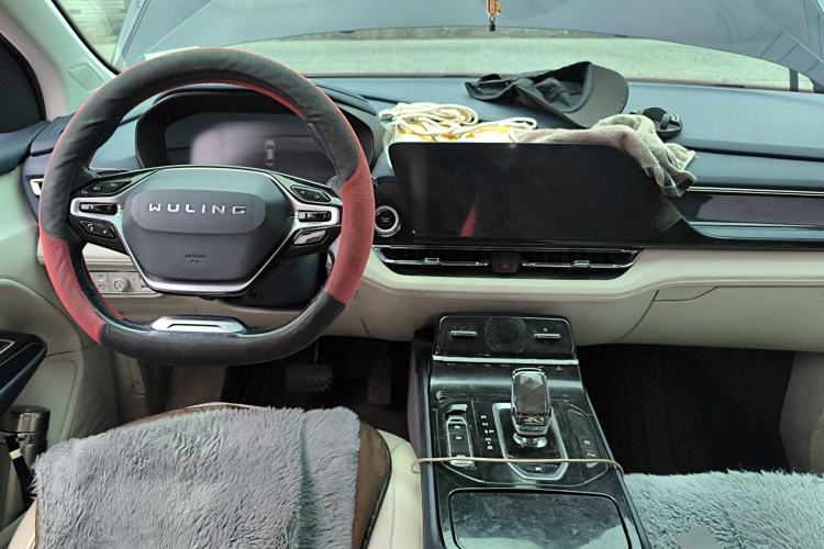 Used Wuling Victory 2023 2.0L DHT Luxury Edition
