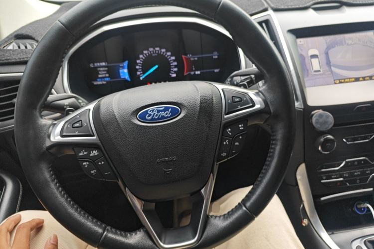 Used Ford Edge 2016 EcoBoost 245 Four-Wheel Drive Titanium Edition 7-Seater
