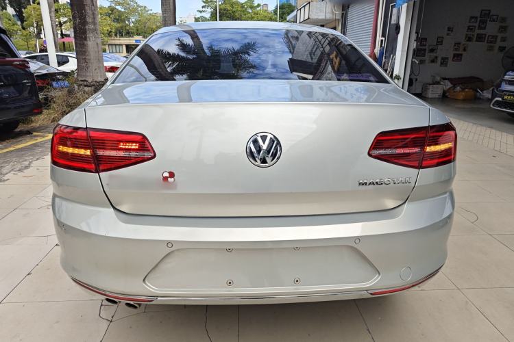 Used Volkswagen Magotan 2017 330TSI DSG Leading Model
