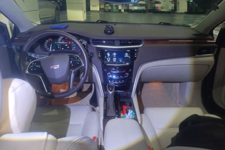 Used Cadillac XTS 2017 28T Elite Model Center Console