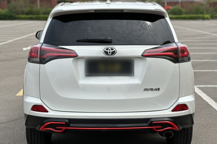 Used Toyota RAV4 2016 2.0L CVT Two-Wheel Drive Fashion Edition China V Standard Exterior 8