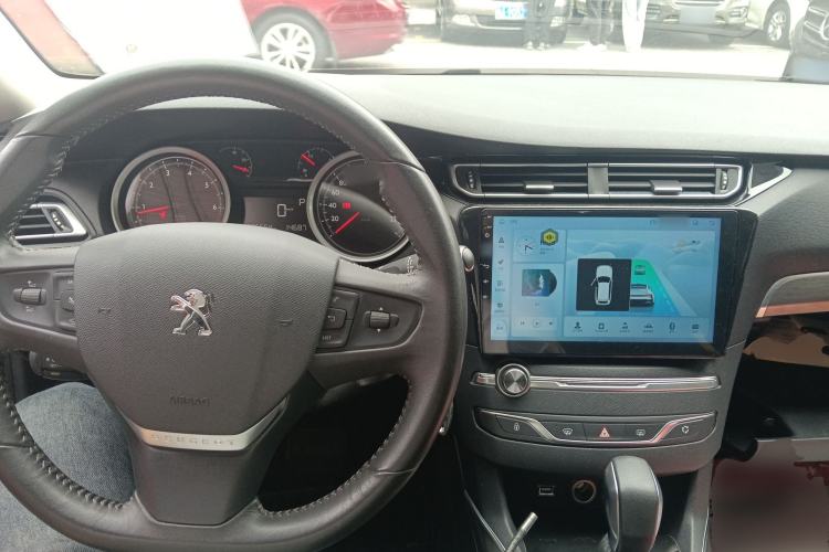 Used Peugeot 408 2015 1.2T Automatic Luxury Edition Center Console