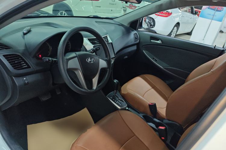 Used Hyundai Verna Ray 2016 1.4L Automatic Leading-Edge GLX