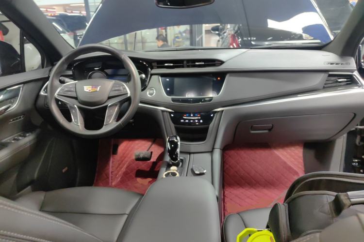 Used Cadillac XT5 2022 2.0T Two-Wheel Drive Luxury Version Center Console