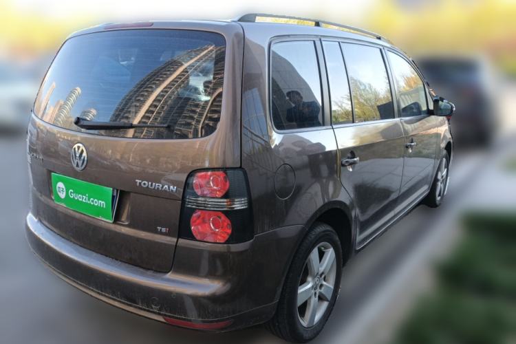 Used Volkswagen Touran 2013 1.4T Manual Fashion Edition 5 Seats Rear Right 45 Deg