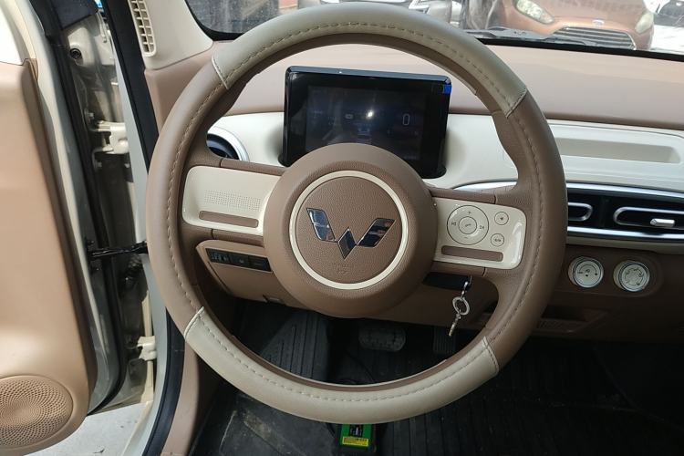 Used Wuling Hongguang MINIEV 2025 Four-Door Version Advanced Edition Steering Wheel