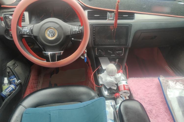 Used Volkswagen Santana 2013 1.6L Automatic Comfort Edition Center Console