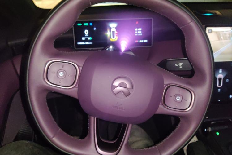 Used Nio ET5 2024 75 kWh Steering Wheel