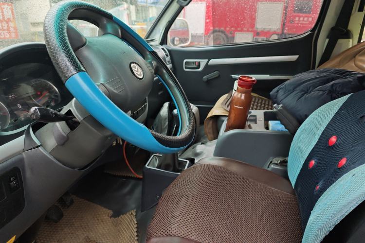 Used Golden Dragon Hiace 2021 1.8L Gasoline Version Long Wheelbase Low Roof – LJ4A18Q6 Left Front Seat