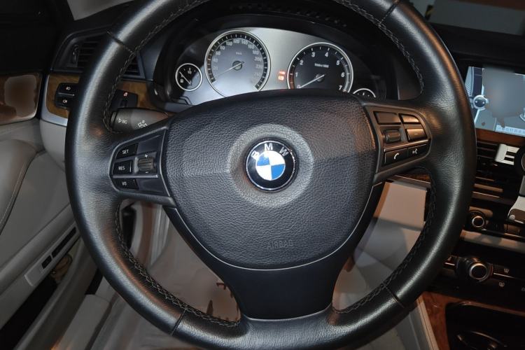 Used BMW 5 Series 2011 528Li Luxury Model
