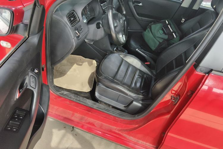 Used Volkswagen Polo 2011 1.6L Automatic ZhiKu Edition
