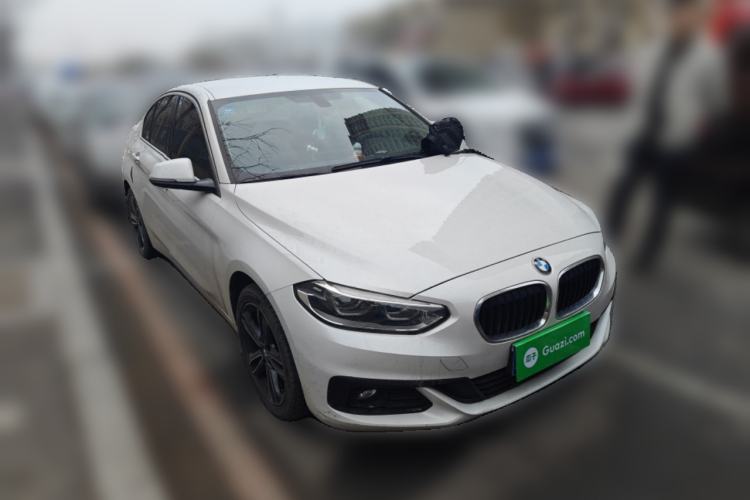 Used BMW 1 Series 2019 118i Fashion Model Front Right 45 Deg