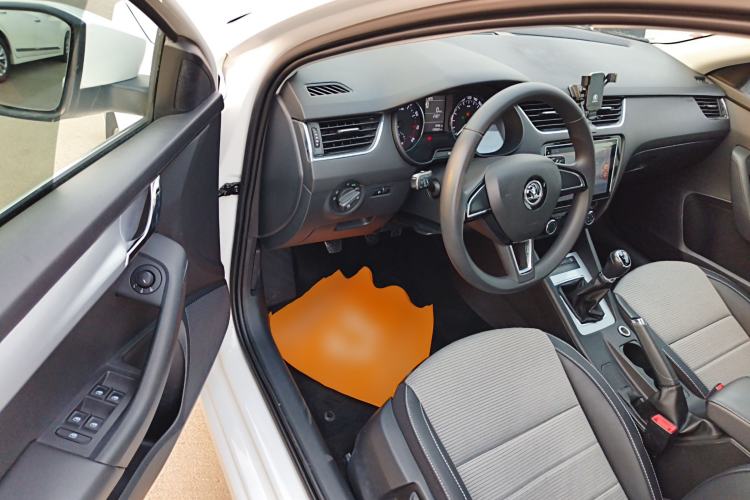 Used Skoda Octavia 2017 1.6L Manual Front-Wheel-Drive Version