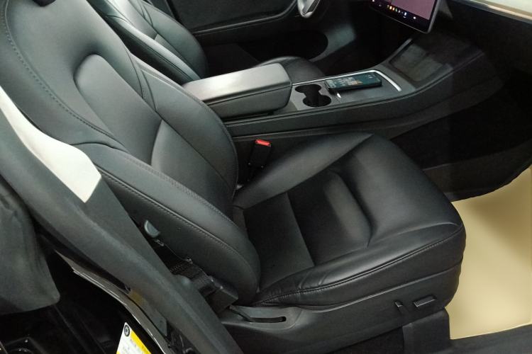 Used Tesla Model Y 2021 Standard Range Rear-Wheel Drive Version Right Front Seat