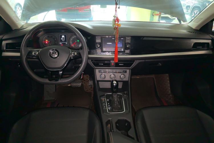 Used Volkswagen Lavida 2018 1.5L Automatic Comfort Edition China V Standard Center Console