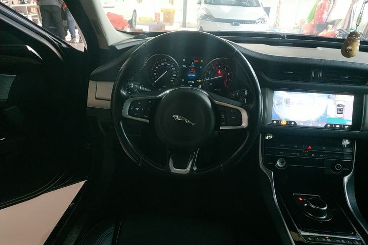 Used Jaguar XFL 2019 XFL 2.0T 200PS Two-Wheel-Drive Luxury Edition
