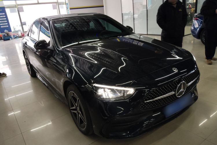 Used Mercedes-Benz C-Class 2024 Facelifted C-Class 260 L Night Edition Sports Version Front Right 45 Deg