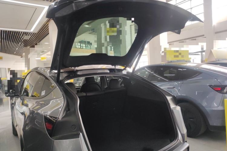 Used Tesla Model Y 2025 Rear-Wheel-Drive Version
