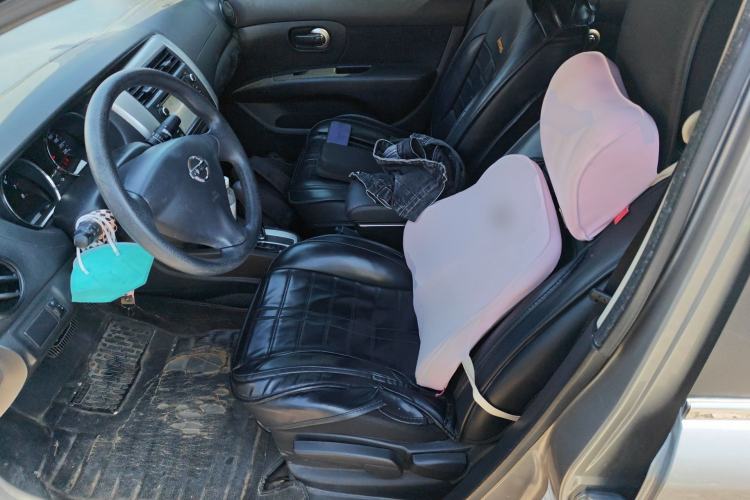 Used Nissan Livina 2013 1.6XE CVT Comfort Edition Left Front Seat