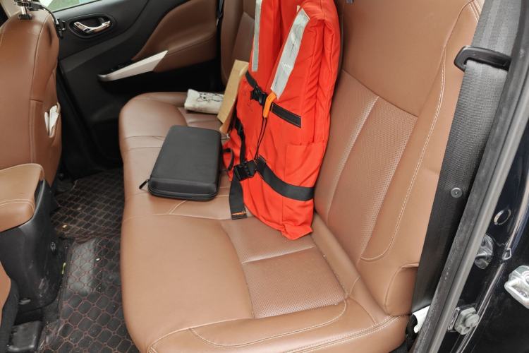 Used Dongfeng Ruichi 6 2021 2.3T Automatic Two-Wheel Drive Diesel Luxury M9T Left Rear Seat