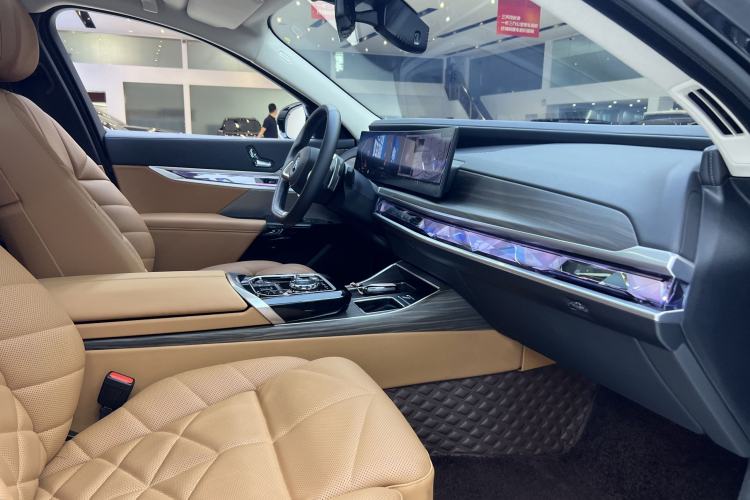 Used BMW 7 Series 2023 740Li Leading Edition Luxury Package
