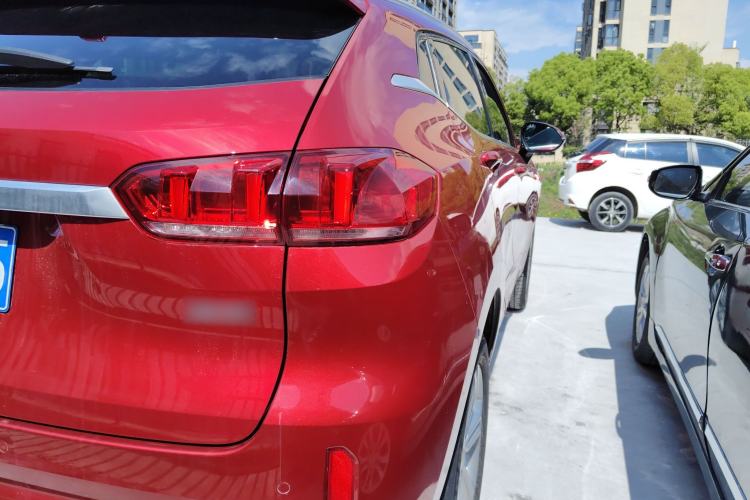 Used Wey VV5 2019 1.5T Two-Wheel Drive Color Pioneer