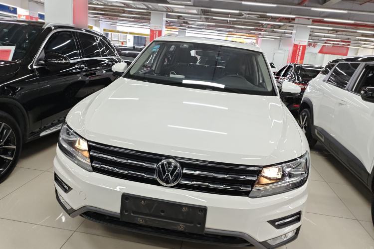 Used Volkswagen Tiguan L 2017 330TSI Automatic Two-Wheel Drive Luxury Edition Front