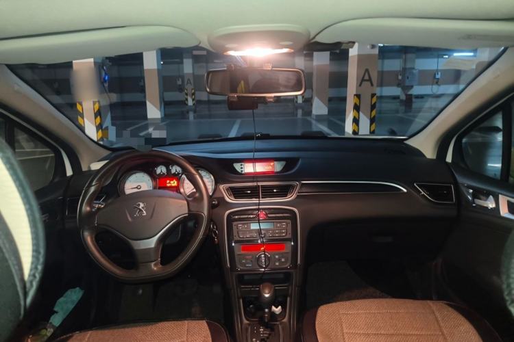 Used Peugeot 308 2014 Enjoyment Edition Classic 1.6L Automatic Fashion Model Center Console