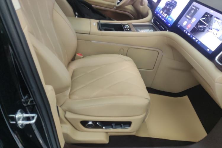 Used Hima AITO M9 2025 Extended-Range Ultra Version 52 kWh 6-Seater Right Front Seat