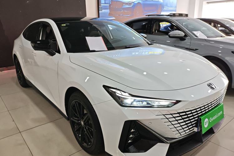 Used Changan UNI-V 2024 1.5T High-Energy Version
