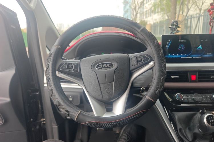 Used JAC Refine M3 2023 PLUS 1.5T 7/8-seater Smart Connectivity Version Steering Wheel