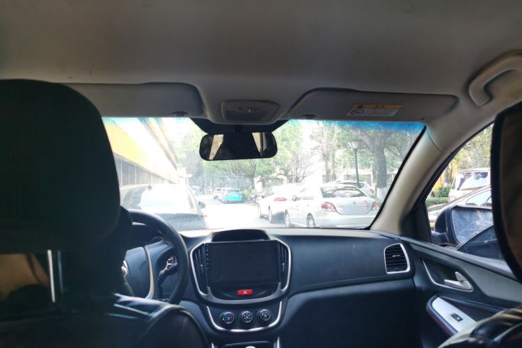 Used Baojun 560 2015 1.8L manual Comfort trim level Headliner