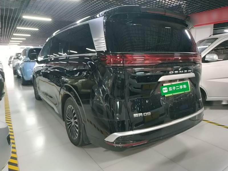 Used Denza D9 2022 DM-i 970 Four-Wheel Drive Prestige Model — 28