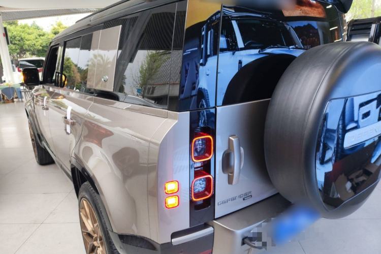 Used Land Rover Defender 2023 110 3.0T P400 X-DYNAMIC HSE Exterior 2