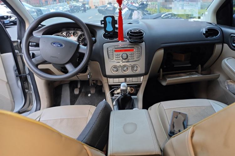 Used Ford Focus 2013 Sedan Classic 1.8L Manual Base Model