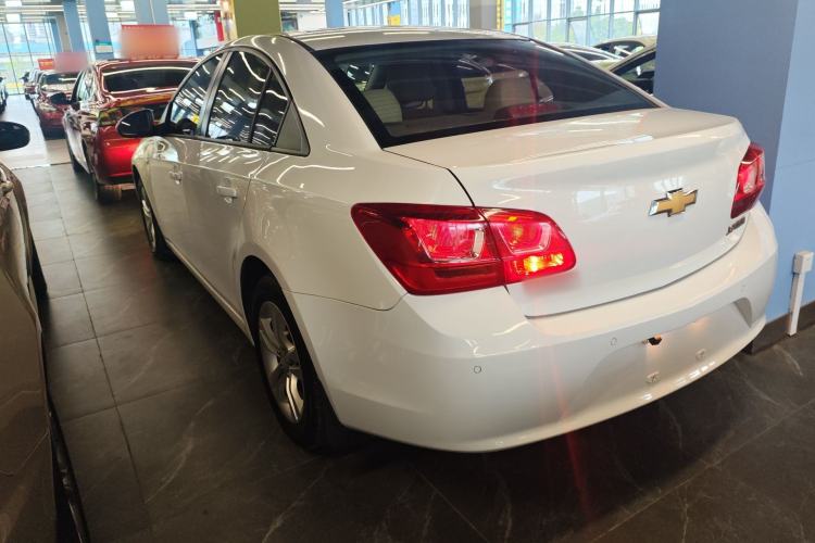 Used Chevrolet Cruze 2015 1.5L Classic SE AT Rear Left 45 Deg